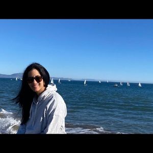 Meet your Posher, Aline